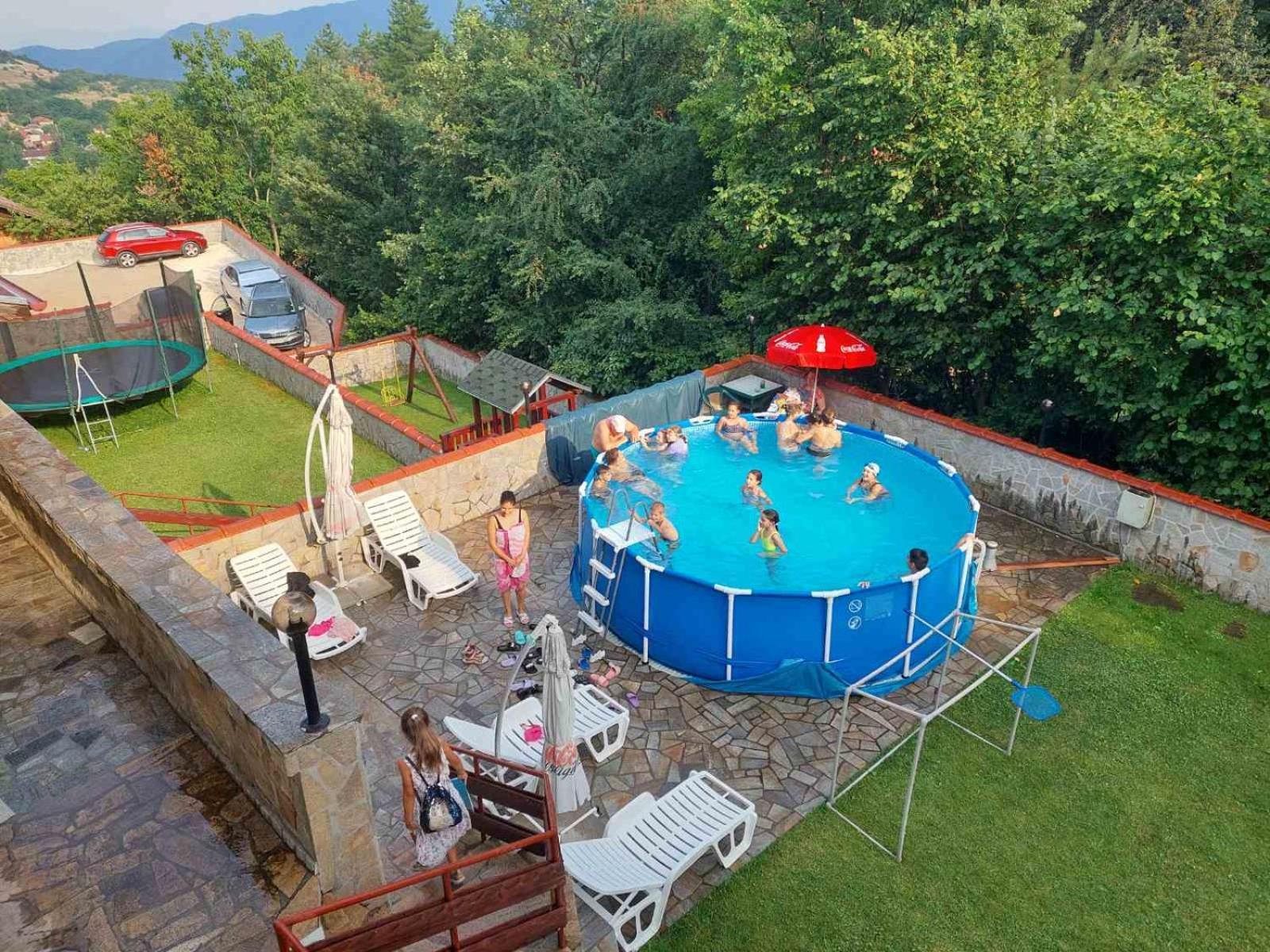 Family Hotel Diana Lyaskovo  エクステリア 写真