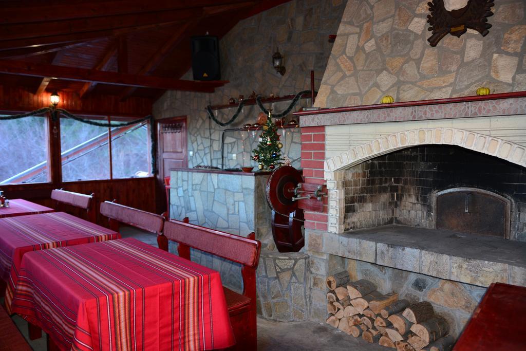 Family Hotel Diana Lyaskovo  エクステリア 写真