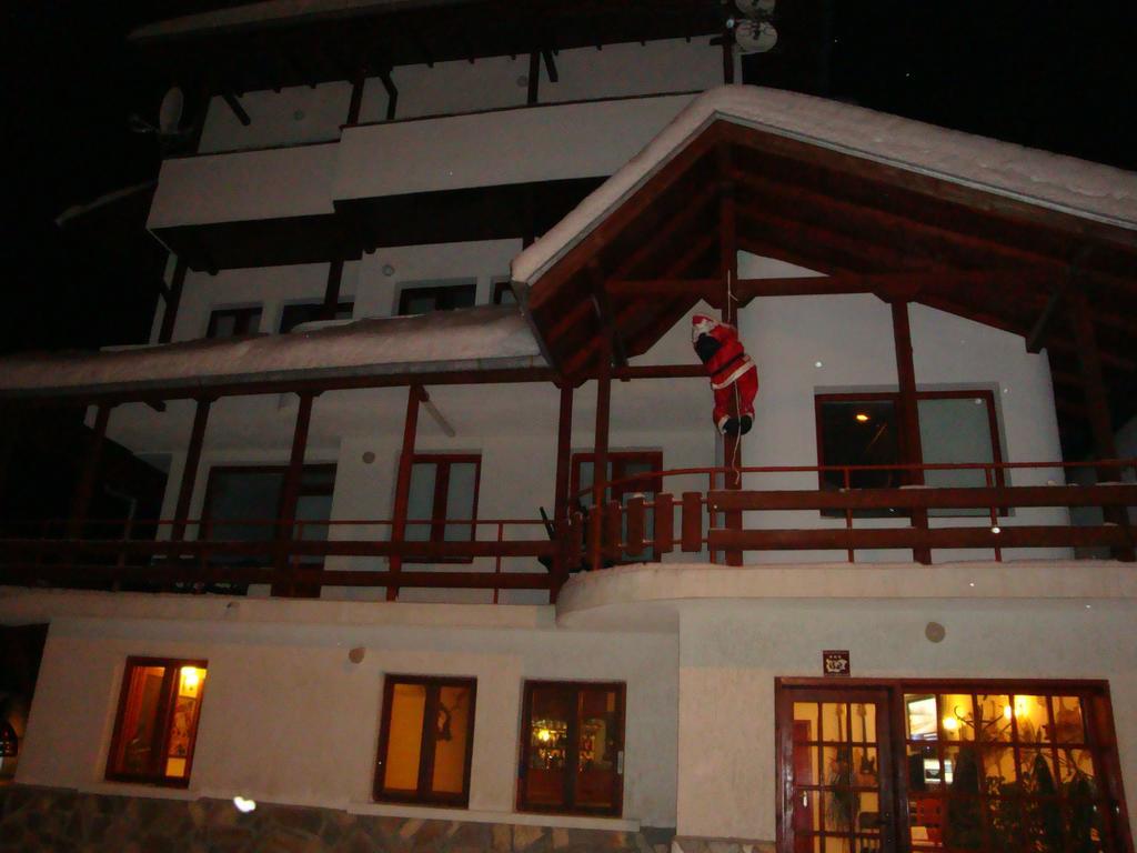 Family Hotel Diana Lyaskovo  エクステリア 写真