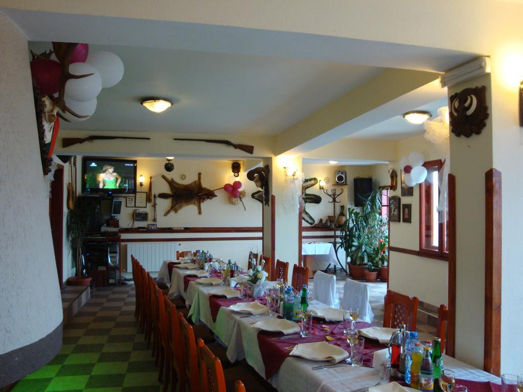 Family Hotel Diana Lyaskovo  エクステリア 写真