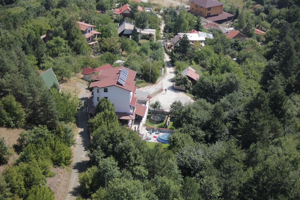 Family Hotel Diana Lyaskovo  エクステリア 写真