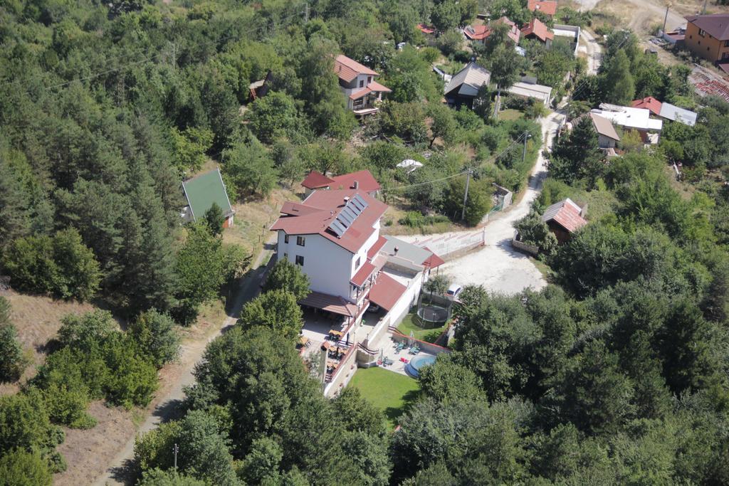 Family Hotel Diana Lyaskovo  エクステリア 写真